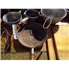 Image 4 : BOX OF POTS AND FRYING PANS + FRYING RACKS + LUNCHPAILS