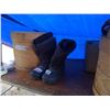 Image 6 : 2 CIRCLE WOODEN STORAGE BOXES + WINTER BOOTS SZ: 11 + COVERALLS SZ: 3XL
