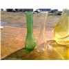 Image 2 : 2 ORANGE VASES+ 3 CLEAR VASES+ ONE GREEN