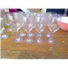 Image 1 : 8 WINE GLASSES