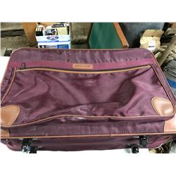 pierre cardin suitcase set (5) bags inside
