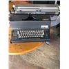 Image 1 : ONE TYPE WRITTER OLIVE TTI EDITOR 4C