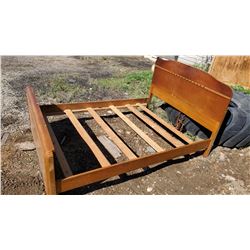 DOUBLE SIZE WOODEN BED FRAME W/ HEAD & FOOTBOARD