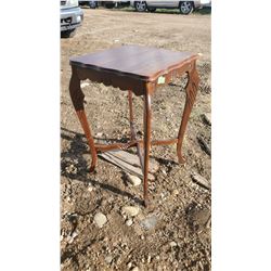 WOODEN SIDE TABLE 26"H