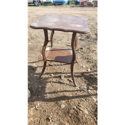 WOODEN TABLE 29.5"H