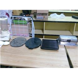 WAFFLE MAKER + EGG COOKER + BLENDER + TRAYS