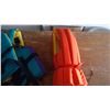 Image 4 : 2 LIFE JACKETS