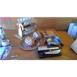 WOODEN SPICE MILL + METAL POT NO LID + ELECTRIC KITCHEN KNIFE + ECT