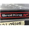 Image 1 : BROIL KING BBQ