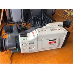 RCA PRO 8 RECORDER + CASE + EXTRA CORDS