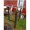 Image 2 : METAL CLOTHES RACK ON CASTERS