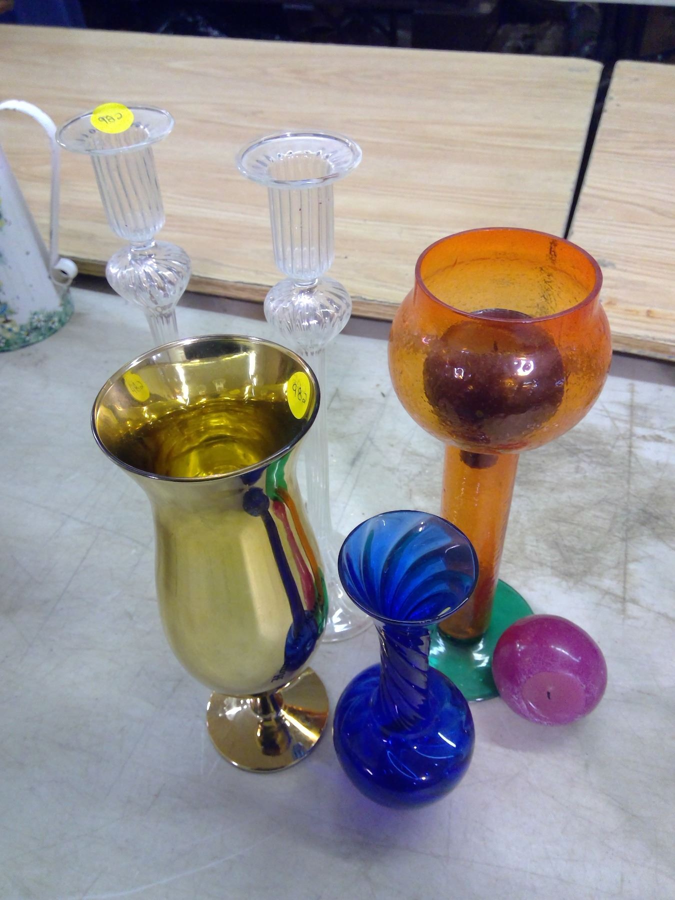 CANDLE HOLDERS AND VASES