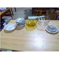 LOT OF PIE/BAKING TINS AND SERVING BOWLS