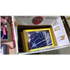 Image 1 : BOX OF 28 NATIONAL GEOGRAPHICS MAGAZINES