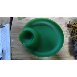 6 GREEN PLASTIC SERVING DISHES