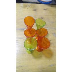 6 PLASTIC WAFFLE CONE CUPS