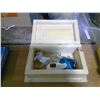 Image 2 : WOODEN BOX W/ TRINKETS