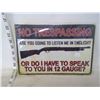 Image 1 : Tin No Tresspassing Sign