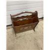 Image 1 : WALNUT MAGAZINE STAND