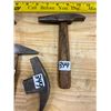 Image 2 : 4 VINTAGE HAMMERS BP-200, SHOE COBBLER TOOL, ETC