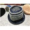 Image 12 : VINTAGE HAT BOX W/ 5 VINTAGE HATS + GIRDLE