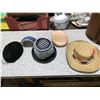 Image 6 : VINTAGE HAT BOX W/ 5 VINTAGE HATS + GIRDLE
