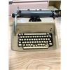 Image 1 : TYPE WRITER