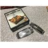 Image 4 : NUT CRACKER TRAY + BUTTER DISH