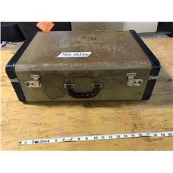 VINTAGE SUIT CASE