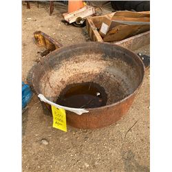 HUGE IRON POT 25" NO HANDLES