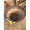 Image 2 : HUGE IRON POT 25" NO HANDLES