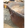 Image 3 : HUGE IRON POT 25" NO HANDLES