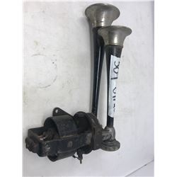 VINTAGE WORKING HORN