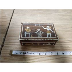 1963 India bone & exotic hardwoods veneer hinged lidded box 6" L