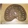Image 1 : 1943 Tractor seat 17" Wide
