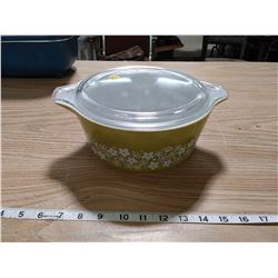 PYREX LIDDED CASSEROLE DISH