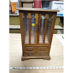 JEWELRY STAND WITH SOME JEWELRY