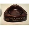 Image 3 : Black & White scotch whiskey/wedgewood cigarettes ashtrays