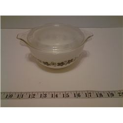 441 1 1/2 pt Pyrex spring blossom cinderella bowl made in USA