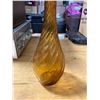 Image 2 : VINTAGE AMBER GLASS 27' TALL
