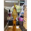 Image 4 : VINTAGE AMBER GLASS 27' TALL