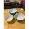 Image 1 : 3 LARGE PYREX BOWLS YELLOW GREEN AND BLUE