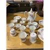 Image 2 : 2 ROYAL ALBERT LAVENDER ROSE 23 PIECES