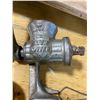 Image 11 : 2 MEAT GRINDERS AND SPRAYER