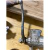 Image 12 : 2 MEAT GRINDERS AND SPRAYER