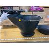 Image 2 : 2 BLACK METAL ITEMS COAL BUCKET AND FRY PAN