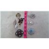 Image 1 : 6 Brooches