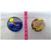 Image 1 : 2 Glass Paperweights