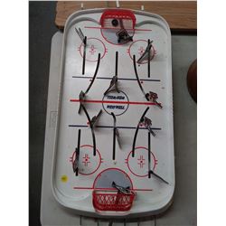 TOY HOCKEY TABLE W/ PLAYERS