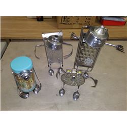 LOT OF KITCHEN UTENSILS FIGURES